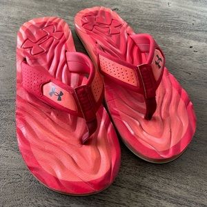 Kids Under Armour red flip flops size 5